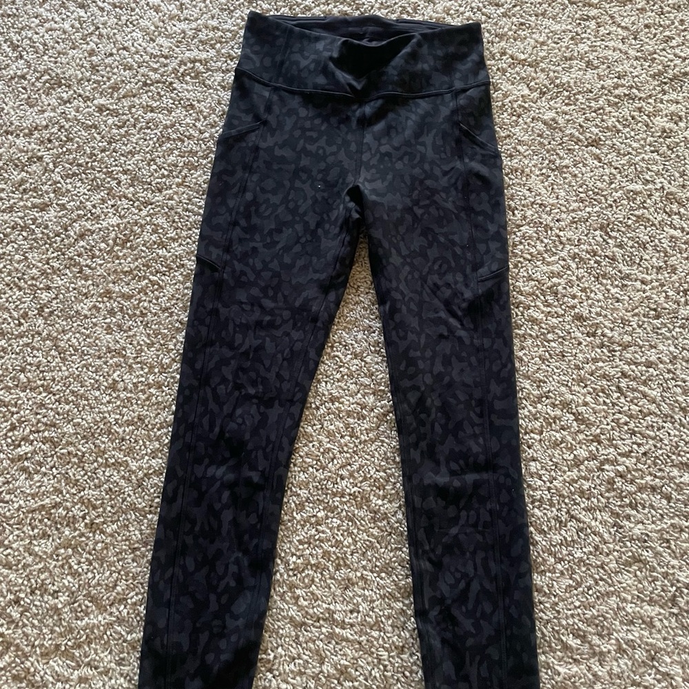 Lululemon Wunder Train HR with pockets